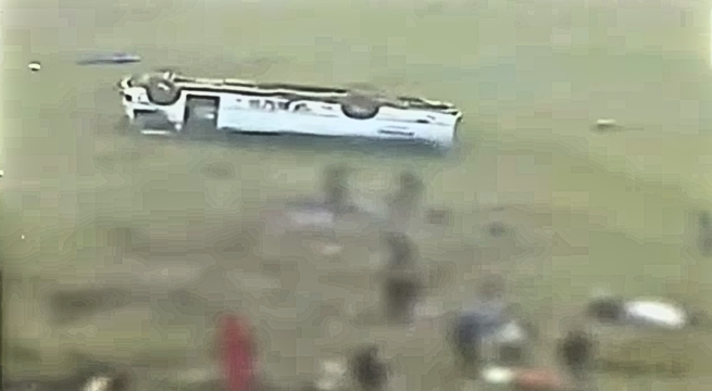 Siete muertos y 20 heridos deja caída de bus camino al nevado Rajuntay