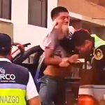 Sujeto golpea a policía e intenta robarle su arma: Fiscalía lo dejó en libertad