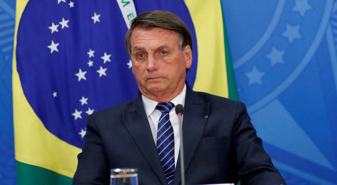 Jair Bolsonaro es hospitalizado de emergencia tras presentar complicaciones de salud
