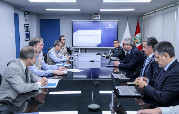 Misión de observadores de la OEA se reunió con jefes de organismos electorales del Perú