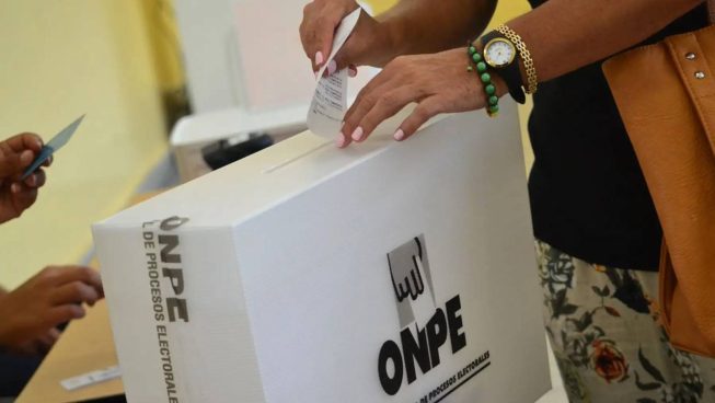 PCM anuncia medidas tras decisión del JNE de continuar con votaciones este lunes