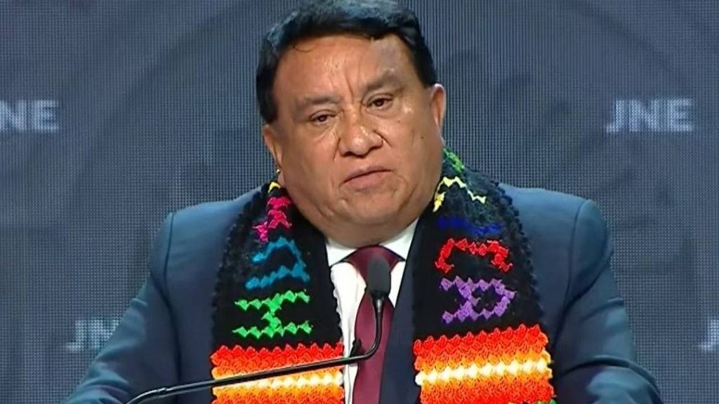 José Luna promete crear un programa de incentivo para empresas que contraten a más jóvenes