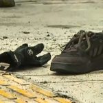 Conductor sale despedido de su auto tras chocar y matar a policía en moto