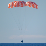 Tripulación Artemis II ameriza en el mar tras darle la vuelta a la Luna en 10 días