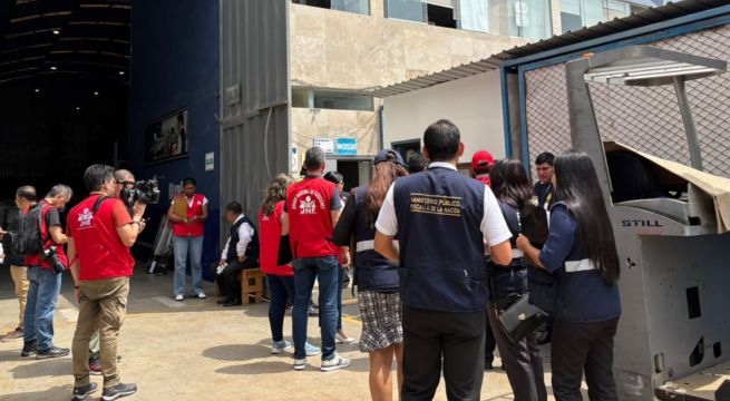 Representantes de la Fiscalía y el JNE permanecen en el almacén de la ONPE ubicado en Lurín