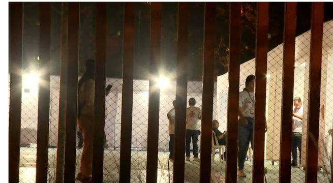 "Prácticamente secuestrados 24 horas": denuncian que miembros de mesa y personeros continúan en locales de votación