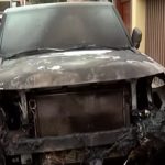 Los Olivos: delincuente rocía combustible y prende fuego a camioneta de empresario en plena vía