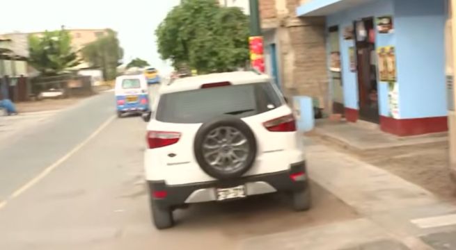 Delincuentes casi se llevan a niño de 2 años tras asaltar camioneta