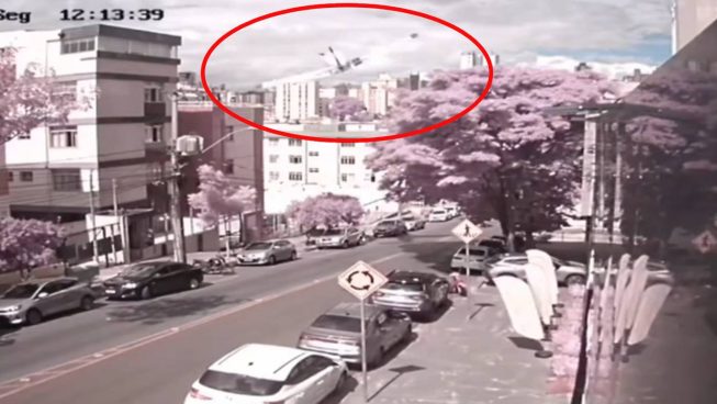 Avioneta se estrelló contra edificio en Brasil: accidente dejó dos muertos y varios heridos