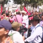 Roberto Sánchez estuvo en primera línea de marcha por el Día del Trabajo junto a López Chau | VIDEO