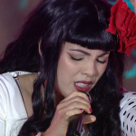 Yo Soy GRANDES BATALLAS: ¡Mon Laferte emociona con “Mi buen amor” en su intensa batalla contra Los Auténticos Decadentes!