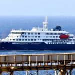 Crucero con casos de hantavirus llega a Tenerife y pasajeros son puestos en cuarentena