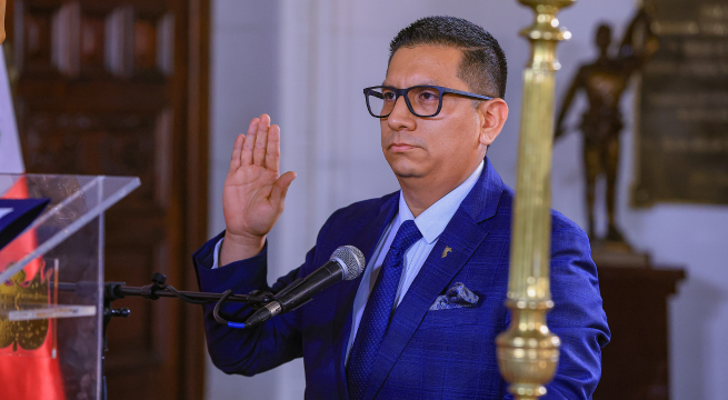 Freddy Solano es el nuevo ministro de Trabajo tras juramentar ante el presidente Balcázar