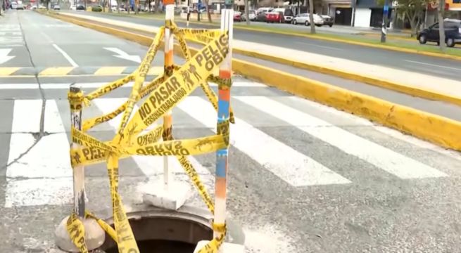 Buzón sin tapa en la avenida Colonial pone en riesgo a escolares y conductores