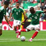 México venció 2-0 a Sudáfrica en el primer partido de la Copa del Mundo