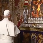 León XIV bendijo imagen del Señor de los Milagros durante visita a la “Catedral de los pobres” en Barcelona