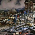 Buscan sobrevivientes entre escombros tras terremotos en Venezuela | VIDEO