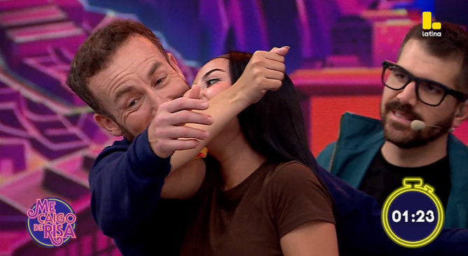 Me Caigo De Risa: ¡Lita Pezo y Rodrigo Sánchez Patiño vivieron una divertida situación por culpa de un pollo inflable!