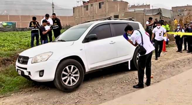 Hallan dos cuerpos sin vida dentro de auto abandonado en Lurigancho-Chosica