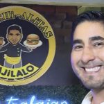 El ángel de los perros callejeros: empresario alimenta a perritos desde su restaurante en Ate