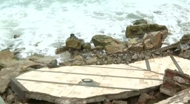 Chorrillos: más de 10 metros de malecón quedan intransitables tras fuertes oleajes
