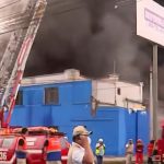 Cercado de Lima: incendio en almacén de motores genera densa humareda y temor por grifos cercanos