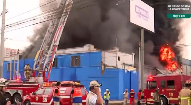 Cercado de Lima: incendio en almacén de motores genera densa humareda y temor por grifos cercanos