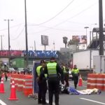 Pareja que viajaba en moto muere arrollada por camión en Acho