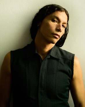 ¡El fenómeno musical del año A.CHAL se suma al cartel del VIBRA PERÚ 2026!