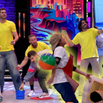Me Caigo De Risa: ¡El equipo amarillo eligió la violencia y atacó al azul con globos de agua!