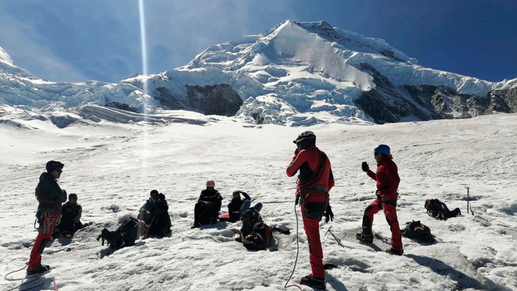 Drone captó huellas donde se espera hallar a los montañistas desaparecidos en el Huascarán | VIDEO