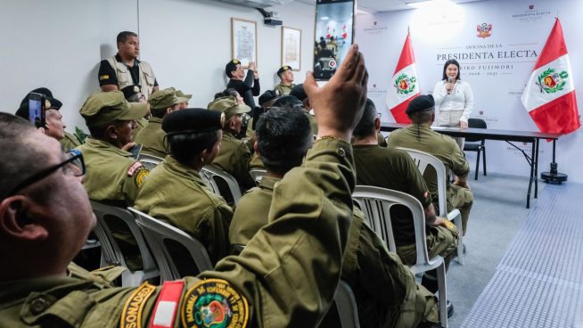 Keiko Fujimori se reunió con excombatientes Defensores de la Democracia