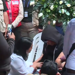 Keiko Fujimori visita a deudos del incendio en La Victoria: 