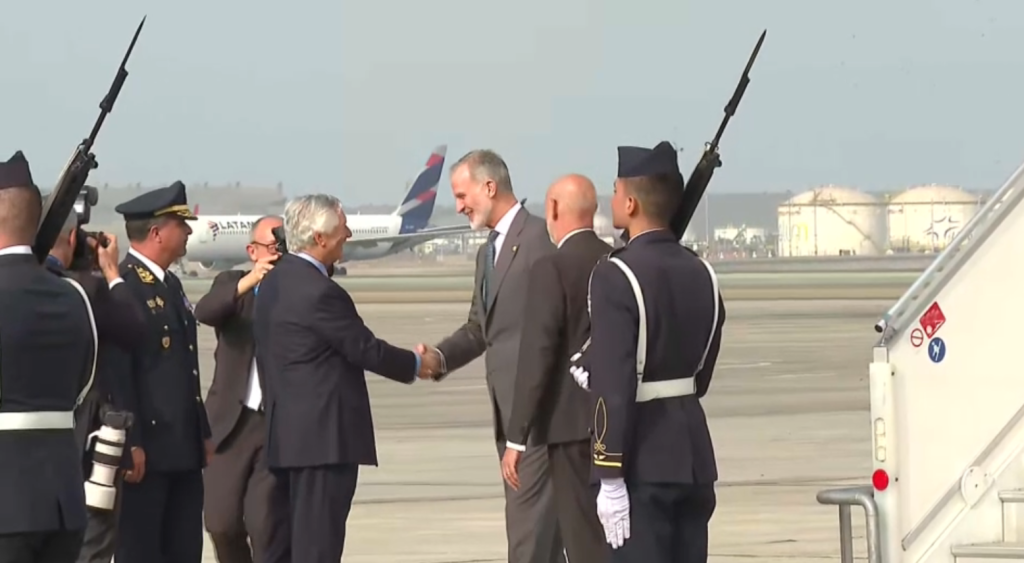 Rey Felipe VI llega al Perú para la toma de mando de Keiko Fujimori | VIDEO