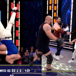 Me Caigo de Risa: Lo cargaron, lo doblaron, lo estrangularon y aun así Julio Díaz respondió 17 preguntas