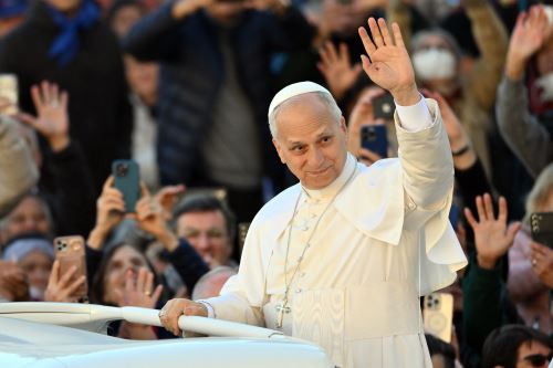 Gobierno evalúa declarar feriados regionales y nacionales por visita del papa León XIV al Perú