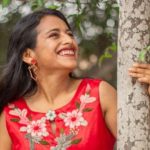 ¡Cantante fue atacada con una botella durante presentación en Ayacucho y el agresor está prófugo!