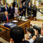 EE.UU.: juez ordena a la administración de Trump restituir acceso de medios a la Casa Blanca