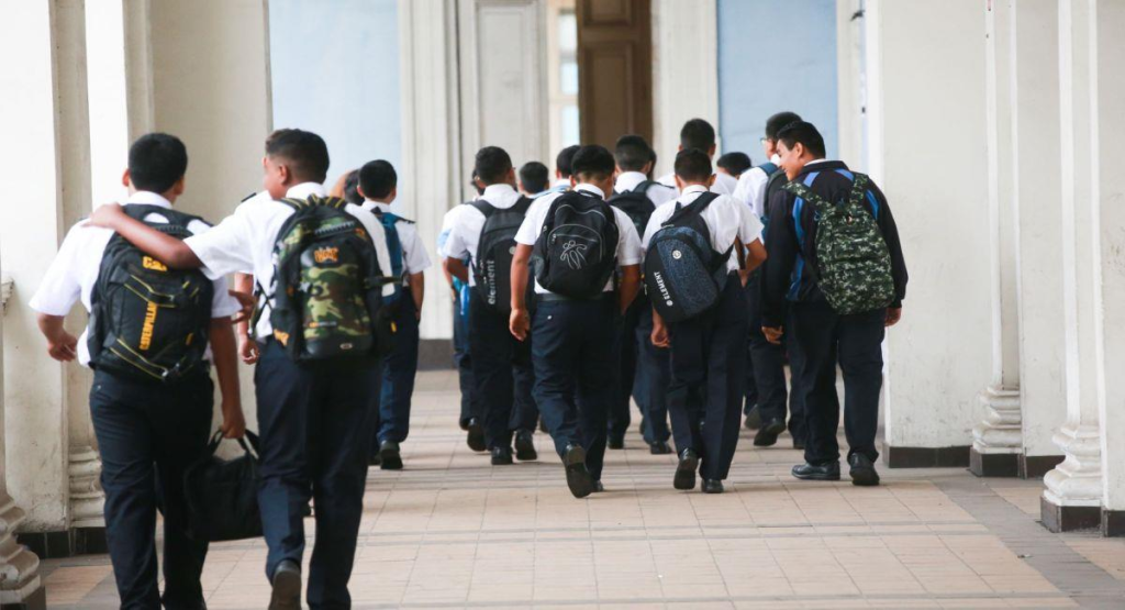 Violencia escolar en Perú: más de 11 mil casos fueron reportados entre enero y agosto de 2026