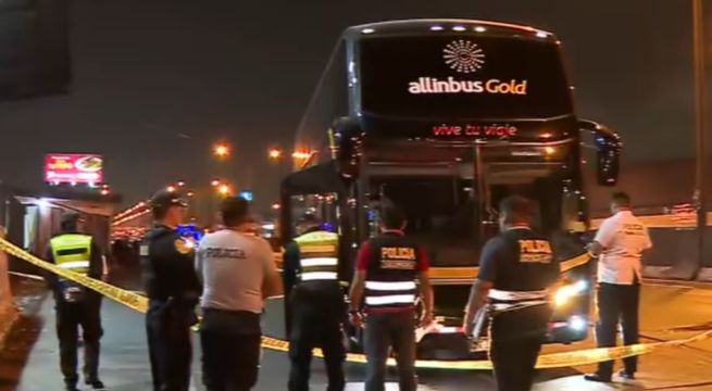 Balean a conductor de bus con pasajeros y queda grave en San Martín de Porres