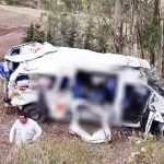 Seis muertos y diez heridos tras caída de camioneta a abismo en Apurímac
