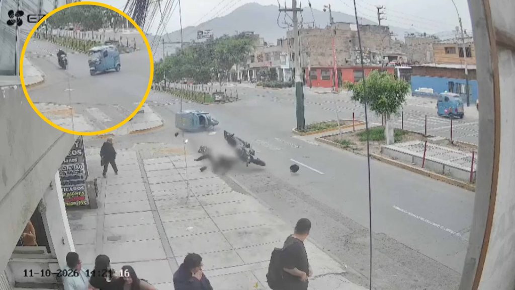 Brutal choque entre mototaxi y moto en San Juan de Lurigancho deja dos heridos | VIDEO
