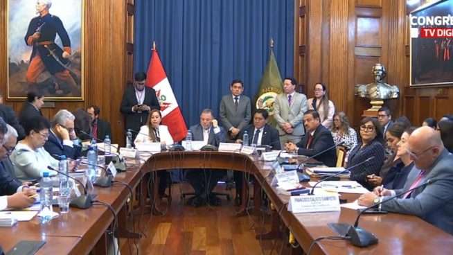 Comisión de Constitución del Senado reanudó debate de facultades sin presencia de la mayoría de la oposición | VIDEO
