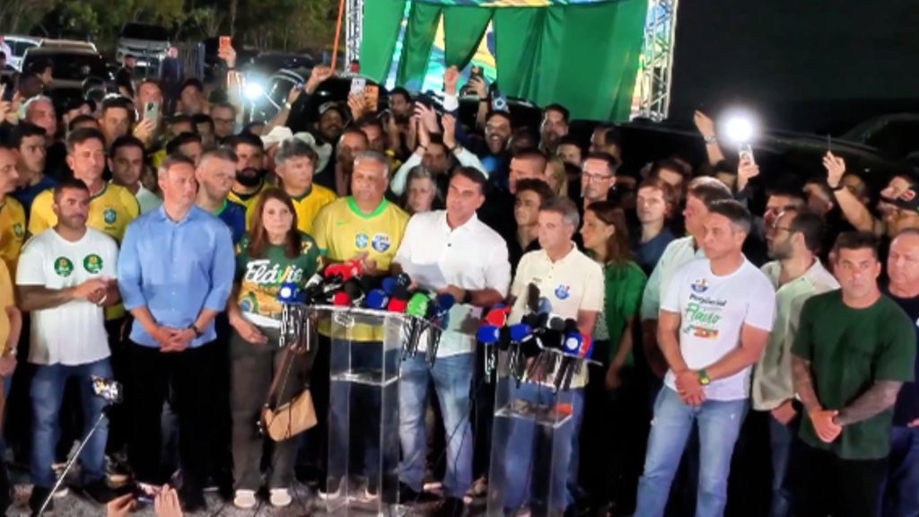 Flávio Bolsonaro no reconocerá los resultados de las elecciones presidenciales en Brasil | VIDEO