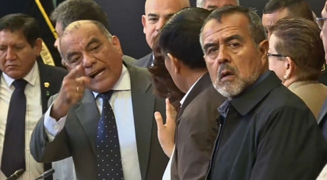 Tensa discusión entre ministro del Interior e Iber Maraví obliga a suspender sesión del Senado