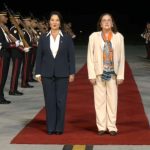 Presidenta Keiko Fujimori recibió honores militares tras su llegada a El Salvador para visita oficial | VIDEO