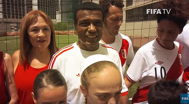 FIFA entrevistó a Teófilo Cubillas y lo comparó con Pelé 