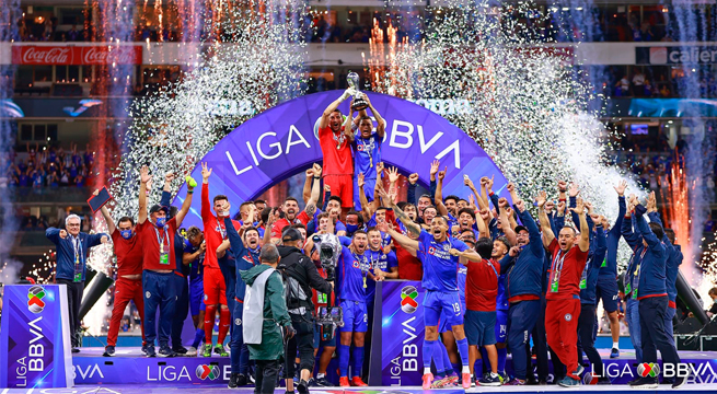 Cruz Azul de Juan Reynoso se corona campeón del fútbol mexicano tras dos décadas
