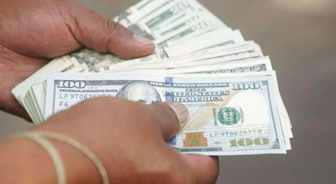 Precio del dólar: sube ligeramente al inicio de jornada en línea con desempeño regional