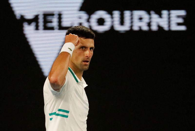 Tenistas no vacunados deben hacer cuarentena antes del Abierto de Australia